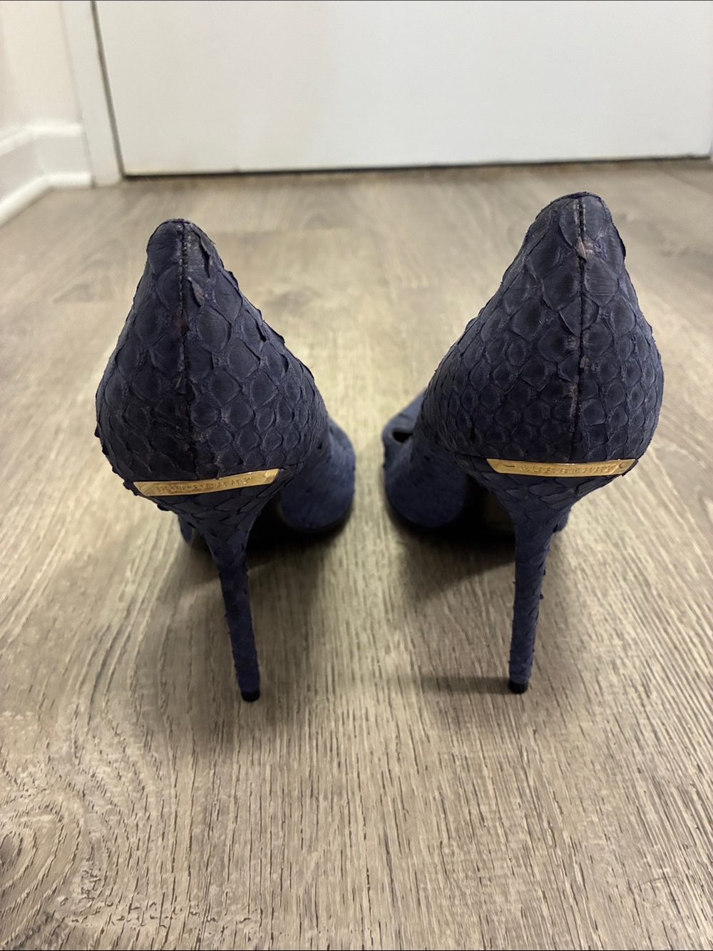 BURBERRY Python Leather Pumps - Picture 3 of 8